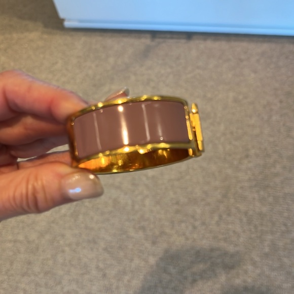 Beautiful Wide Lavender Hermes Clic Clac Bracelet- color not available anymore! - Picture 8 of 17